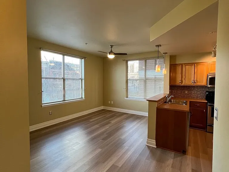 910 Harris Ave #201 — Photo 5