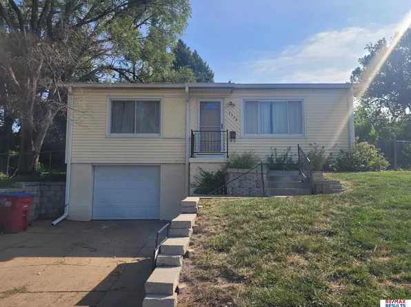 7326 Ira Ct, La Vista, NE 68128
