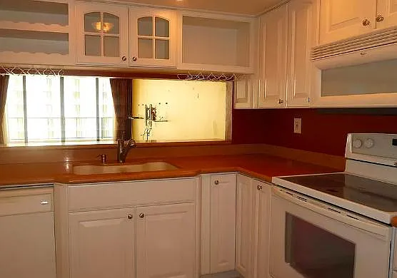 1 bed, 1.5 bath, 890 sqft, $2,400 — Photo 2