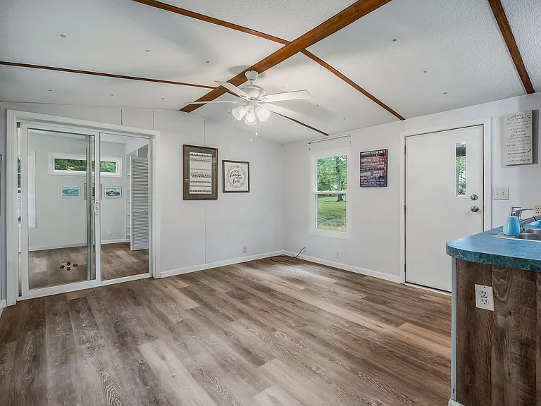 1048 Sitting Bull Point — Photo 3
