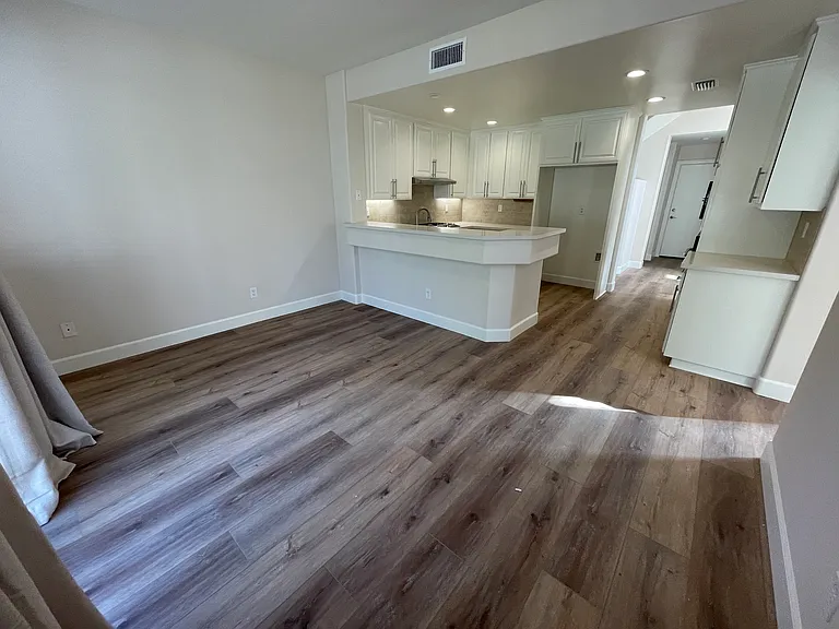 1067 Terrace Hill Cir — Photo 8