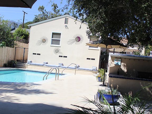 Backyard - Pool & BBQ