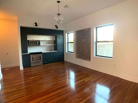 5th image of 180 Bainbridge St #B5
