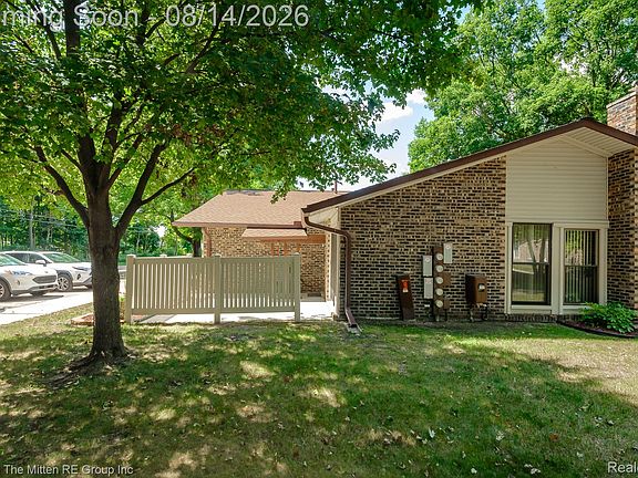 4th image of 37587 Barkridge Cir