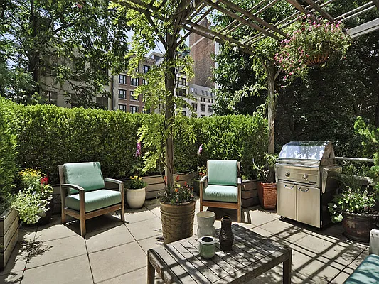 Sold by Sotheby's International Realty | media 5