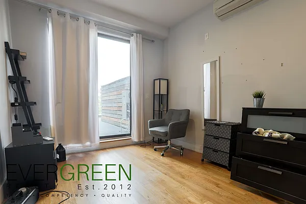 Rented by Evergreen Apartments BK | media 13