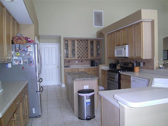 3rd image of 10250 Waterside Oaks Dr