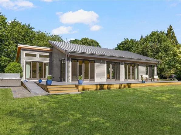 621 E Shore Rd, Jamestown, RI 02835