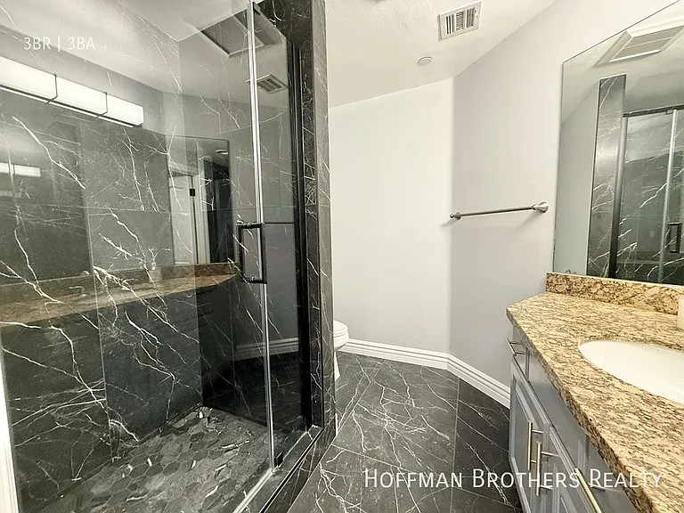1135 Rexford Dr #102 — Photo 5