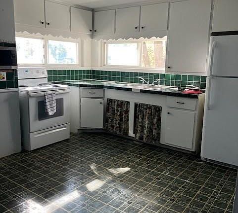 3rd image of 27979 Orchard Dr