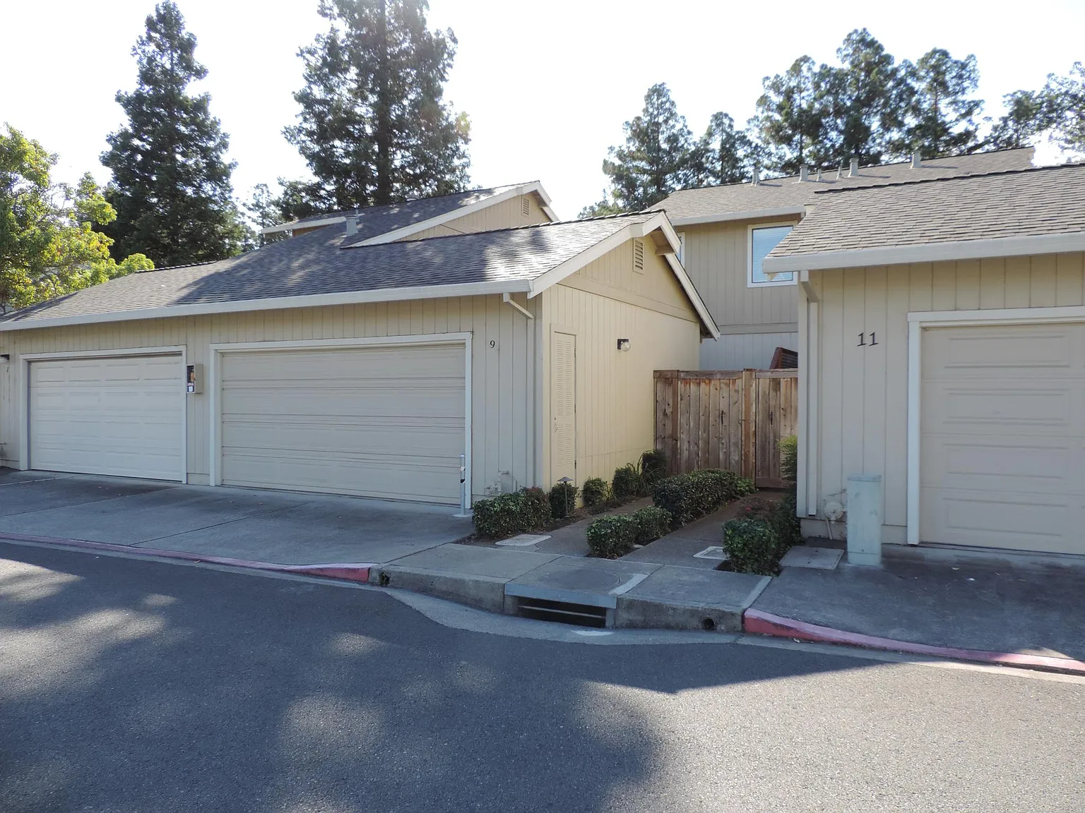 9 Vanessa Ct W — Photo 2
