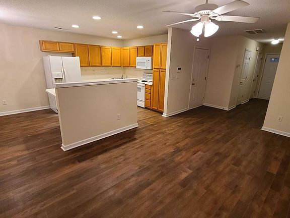 Family rm, dinett, kitchen, front entry