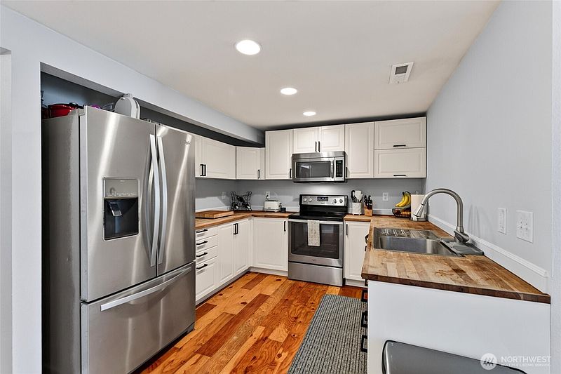 4th image of 435 Harrison Street