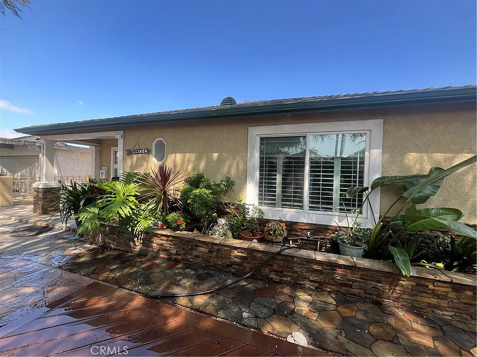 8917 Krueger St