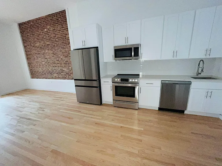 820 Lincoln Pl #4 — Photo 1
