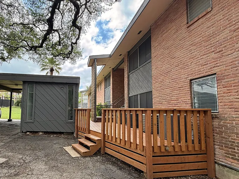3304 Red River St — Photo 36