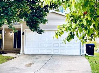 24 Rounds Rd, Bloomington, IL 61704