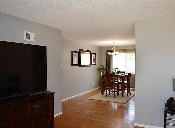 4th image of 2536 Wembley Dr