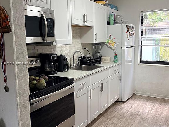 3rd image of 1448 NE 27th St