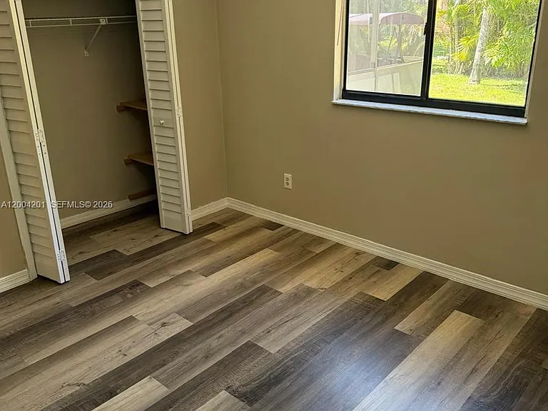1325 SW 28th St — Photo 12