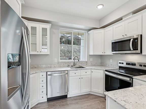 2nd image of 3611 Sussex Dr