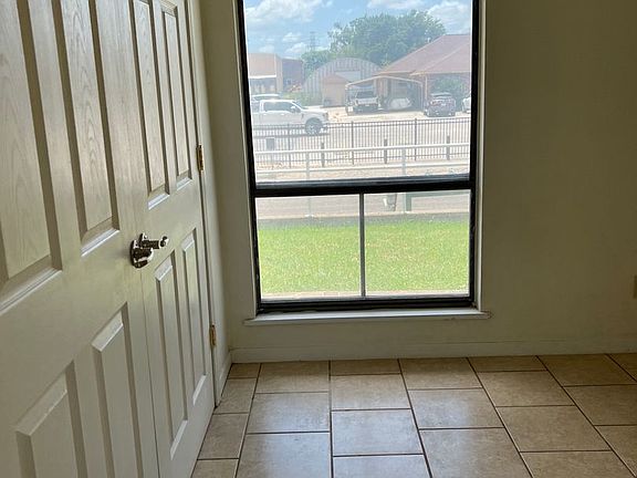 3rd image of 2360 W Denman St #21