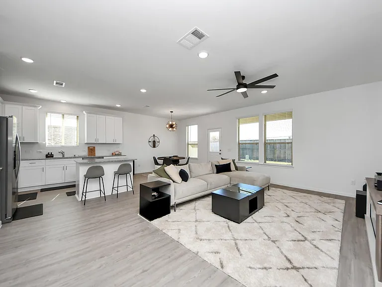 3113 Freiberger Ln — Photo 10