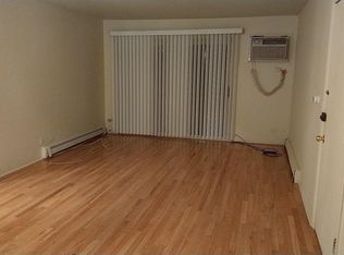 10469 Dearlove Rd APT 2B, Glenview, IL 60025