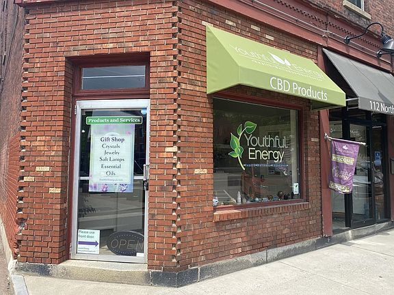 4th image of 112 North Main Street