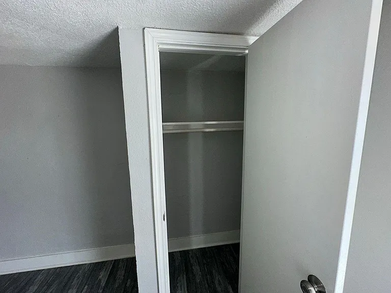 412 N 8th St #1 — Photo 10