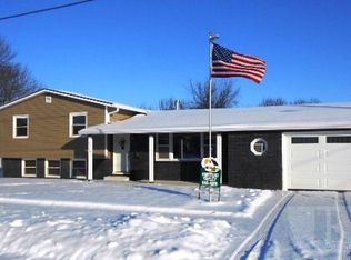 1910 Cottrell Ave, Iowa Falls, IA 50126