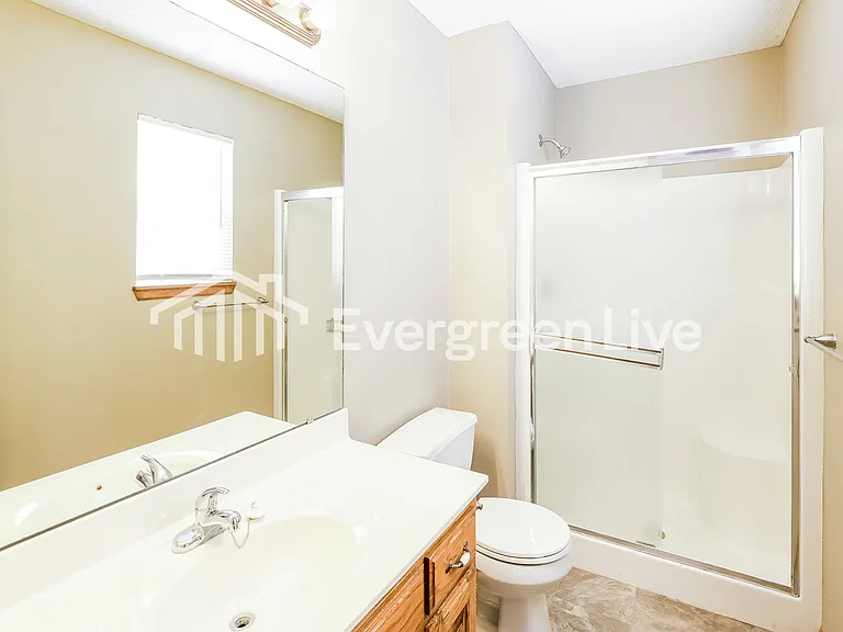 11024 N Kenwood Ave — Photo 8