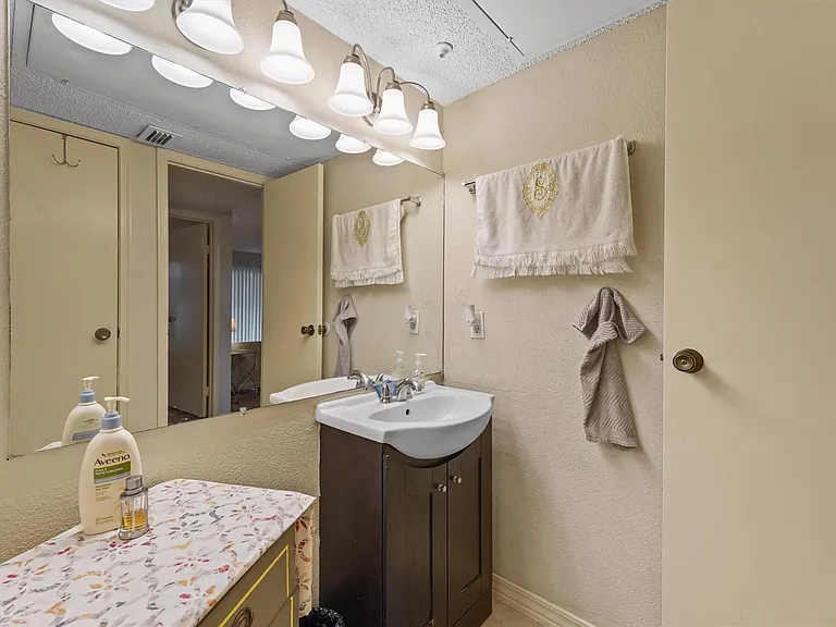 2120 El Paseo St #2509 — Photo 16