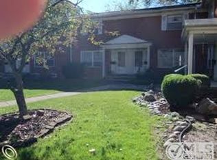 6916 Town Ln, Dearborn Heights, MI 48127
