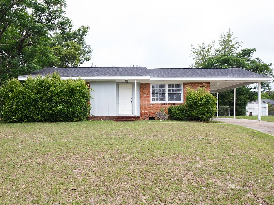 912 Spellman Dr