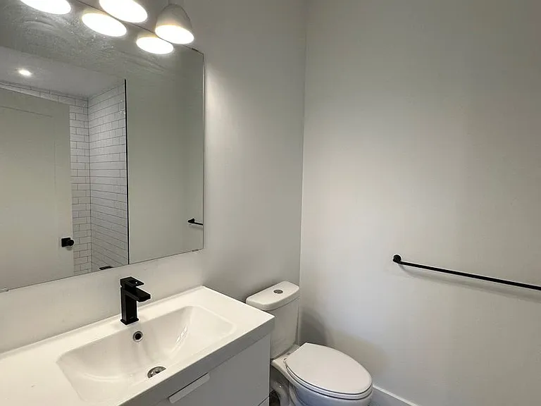 2631 W Oxford St #2 — Photo 13