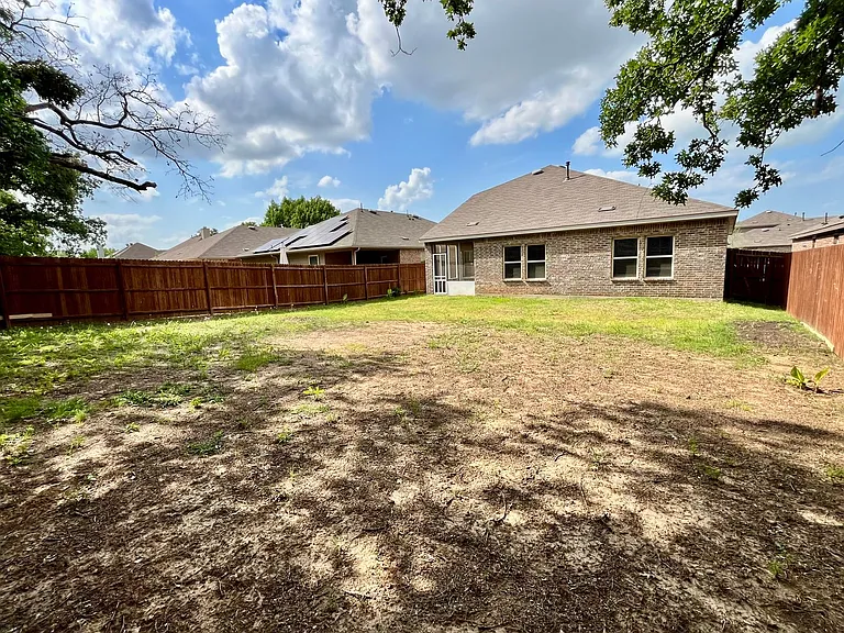 2304 Lattimore St — Photo 22