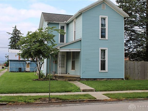3rd image of 302 W 1st St