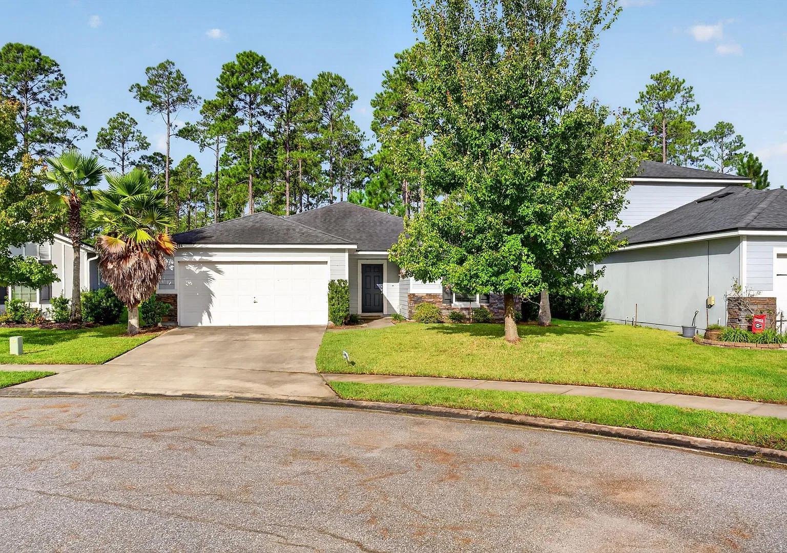 Detached Home in Fernandina Beach — Photo 1