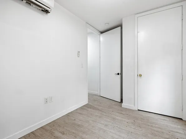 1821 Putnam Avenue image 12 of 15