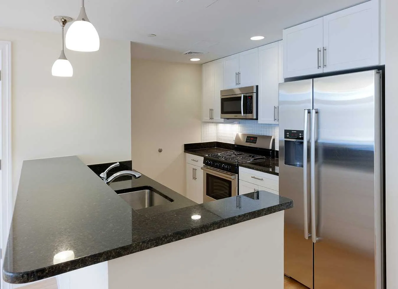 2 bed, $4,100 — Photo 1