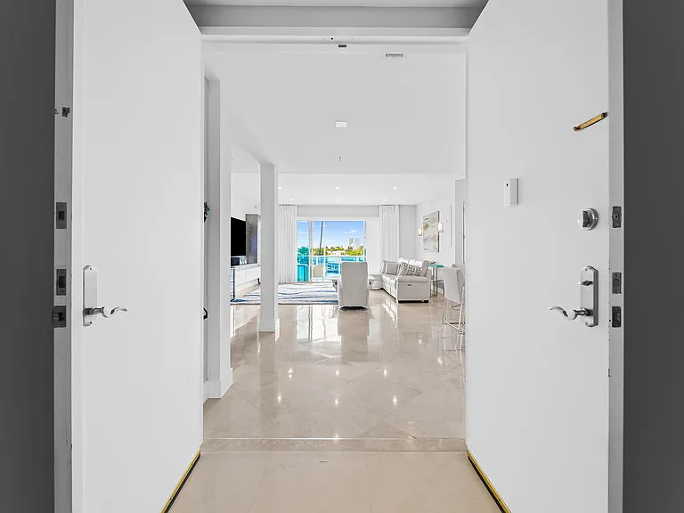 516 Hendricks Isle #4B — Photo 7