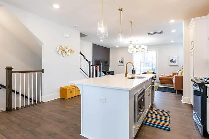 1122 N Alexander St — Photo 110