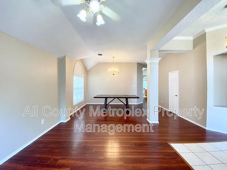 813 Snapdragon Ln — Photo 2