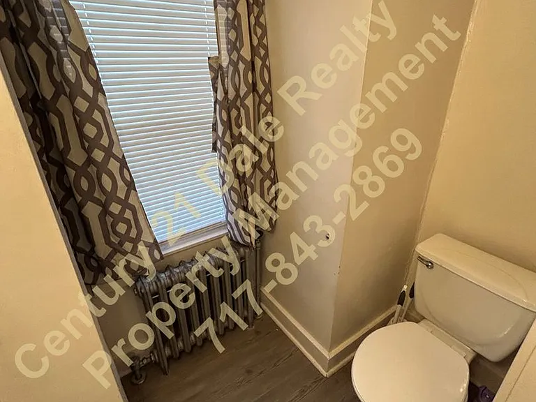 362 W Broadway — Photo 11