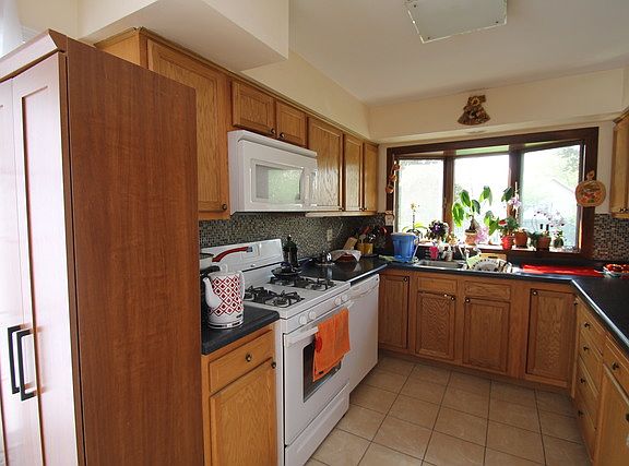 5th image of 97 E Garden Ave