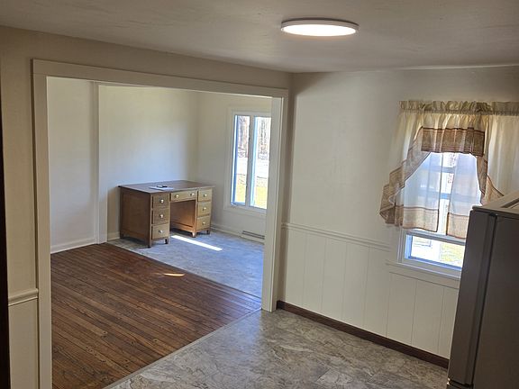 3rd image of 5239 Tamarack Dr S