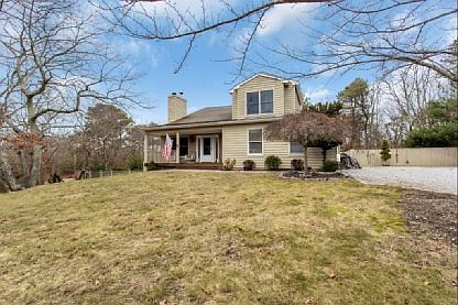 1st image of 15 Woodview Way