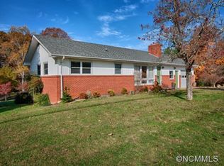 189 Dogwood Rd, Candler, NC 28715