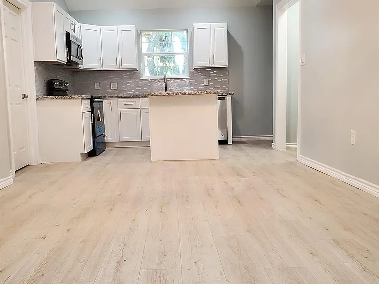6815 Sidney St — Photo 9
